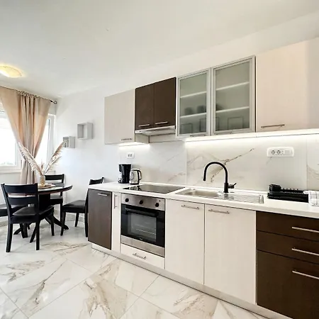 Maja - Free Wifi Apartment Split
